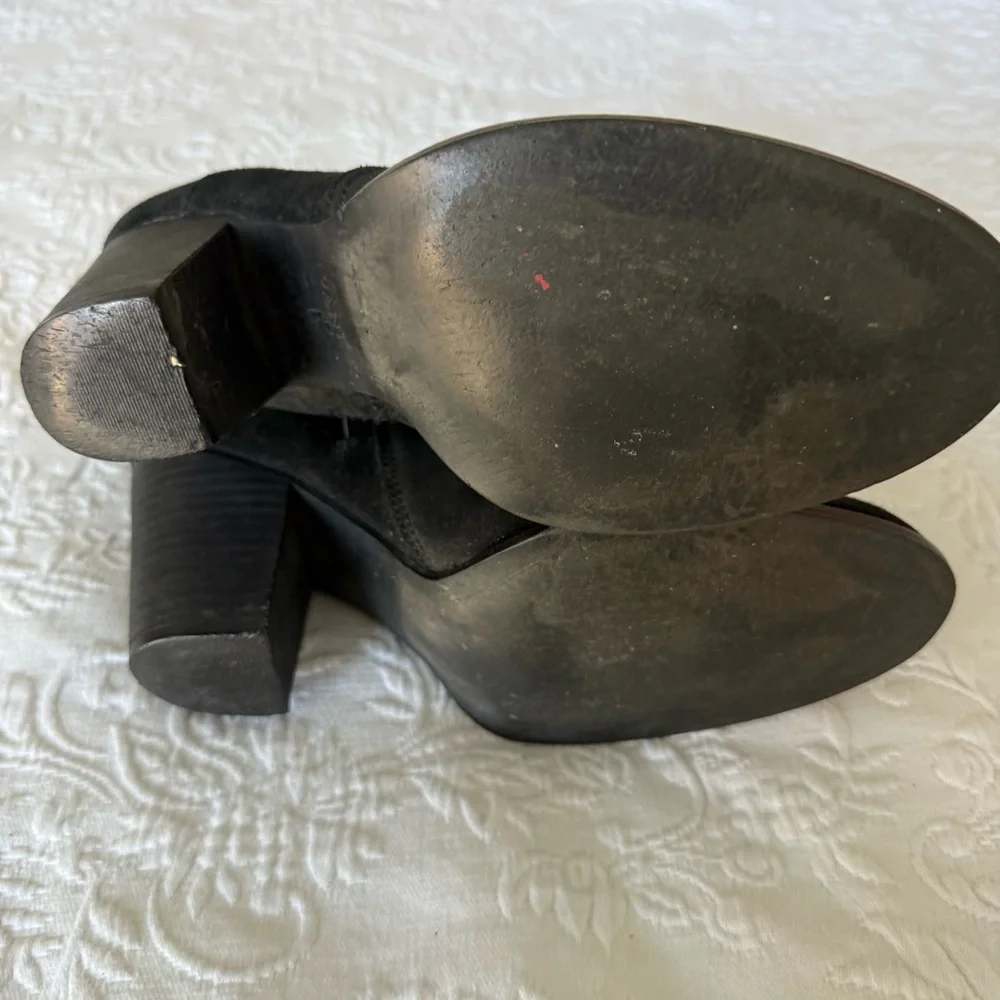 Ivanka Trump Black Folli Suede Ankle Boots Block Heel. Size 8